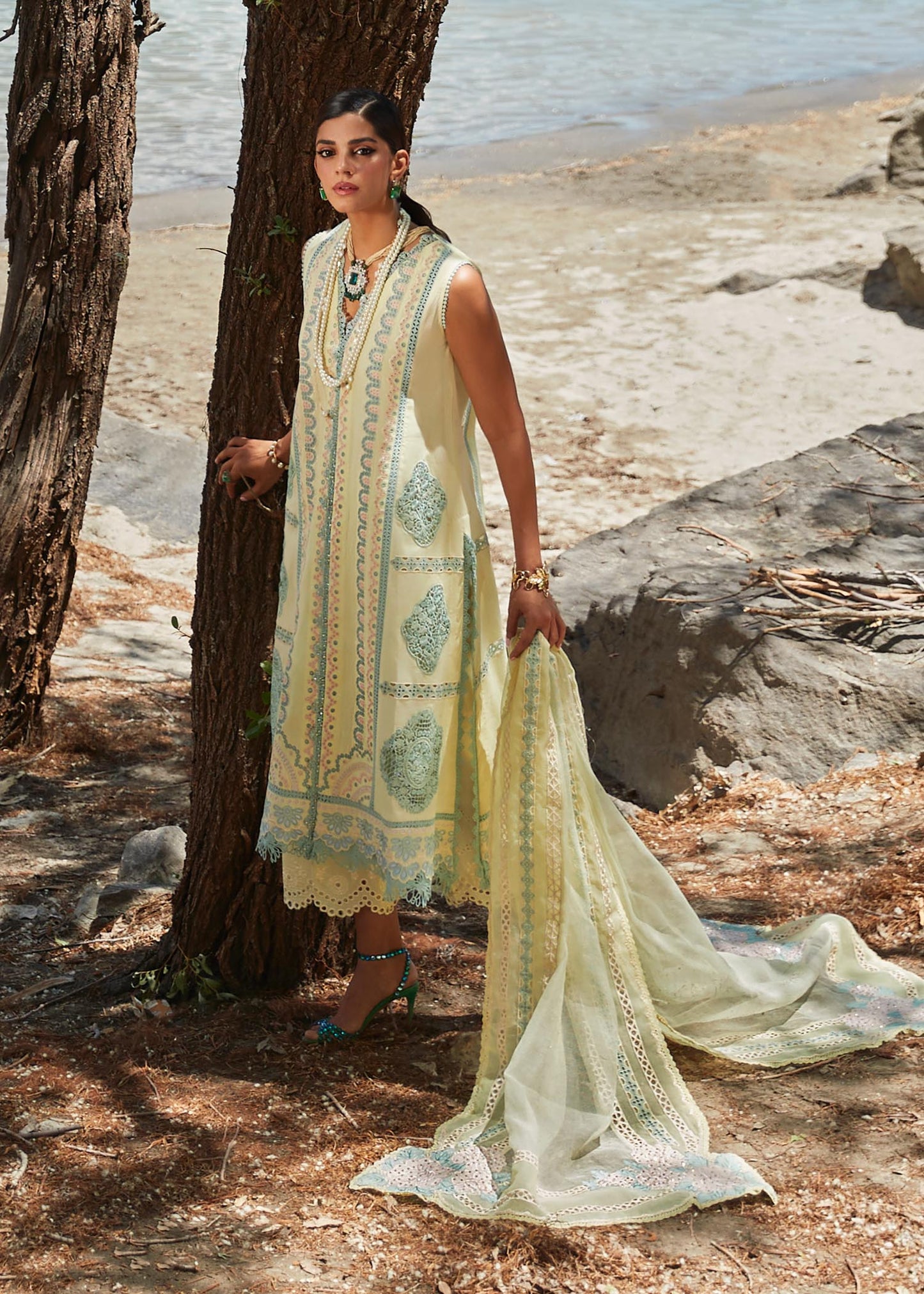 Crimson Luxury Lawn Medley of Lace - D7 B